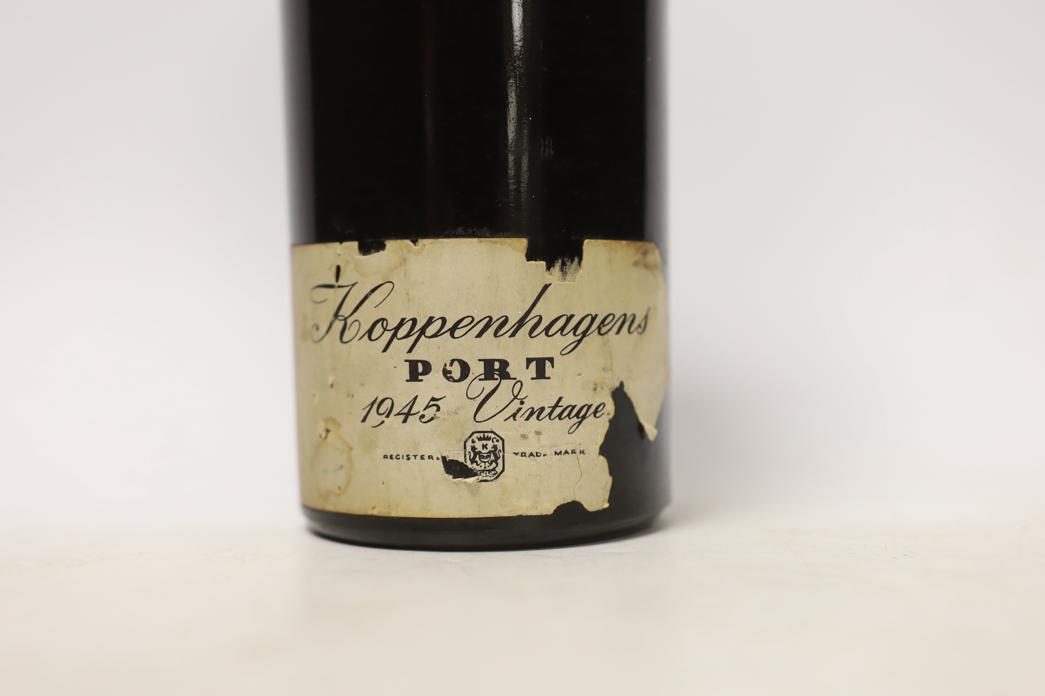 A Koppenhagens vintage bottle of Port, 1945